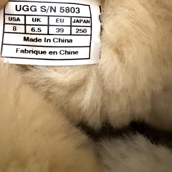 UGG Bailey Button II Sheepskin Lined Shearling Chestnut Suede Boots Women’s 8 - Picture 15 of 16